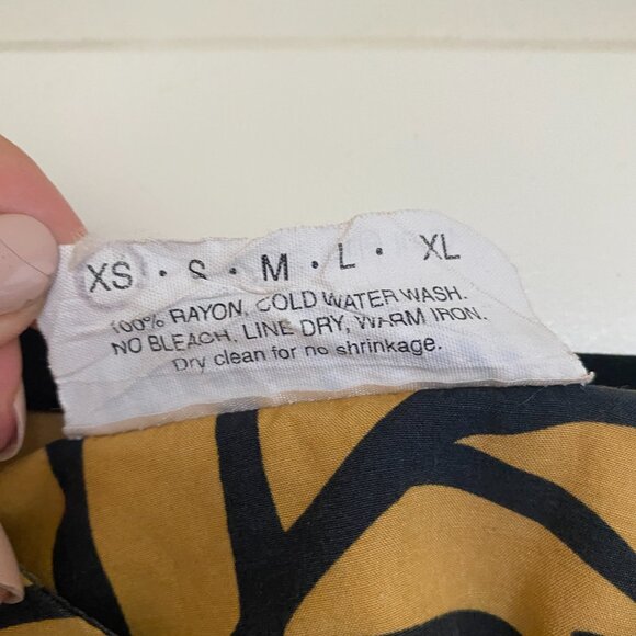 Manuhealiʻi Dress - Picture 4 of 6